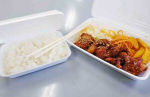 灘校食堂のハニーチキン