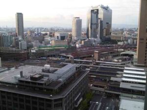 大阪ヒルトンホテルの部屋から見たJR大阪駅