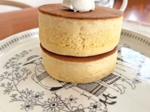 とても分厚いペドロブランカのホットケーキ