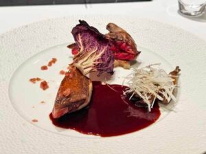 ル・クール神戸のメニュー ラ・スイート「アランス産仔鳩のロティ」