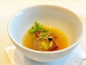 ル・クール神戸のメニュー ラ・スイート「フォアグラのポワレ」